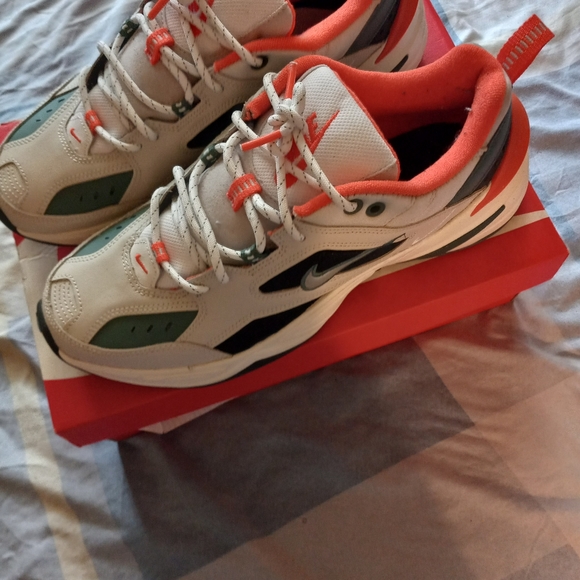 Sneakers - Picture 4 of 4